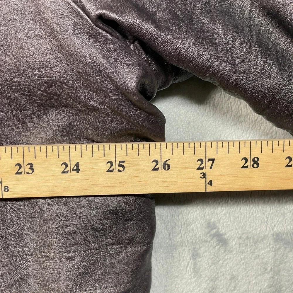 Levis command attention